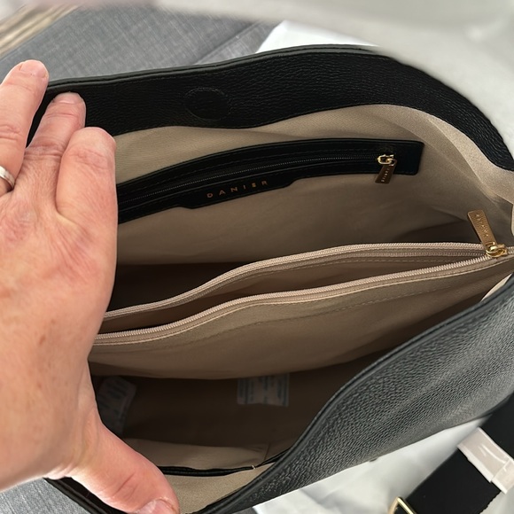 NWT- Danier Violeta large bag - Picture 9 of 9